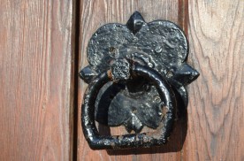 old-door-knocker