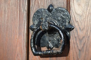 old-door-knocker